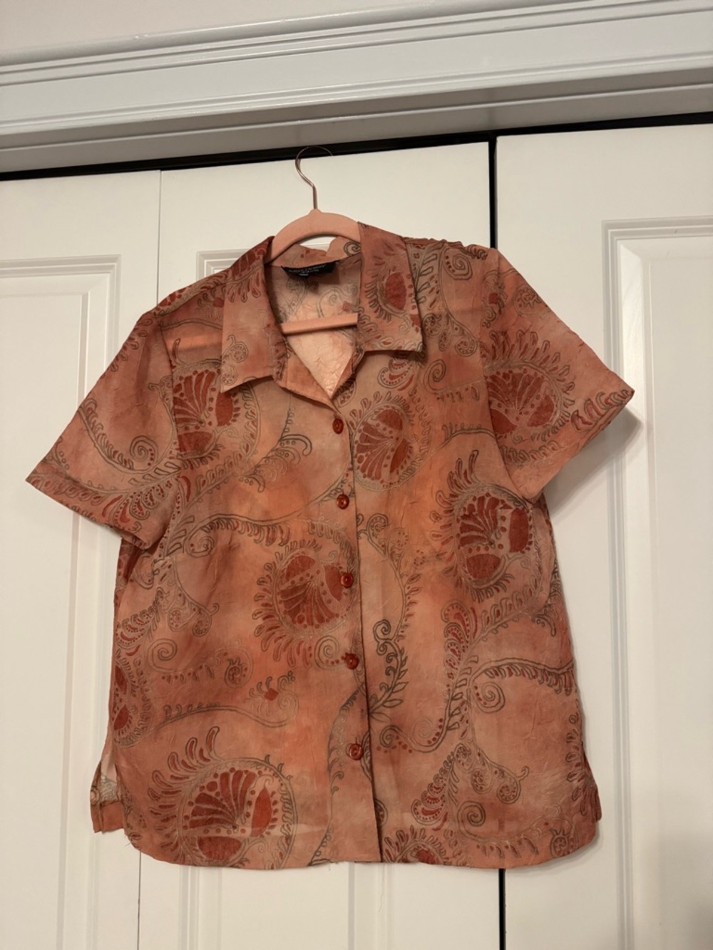 Women's Casual Short-Sleeve Button-Up Shirt - Rust Paisley